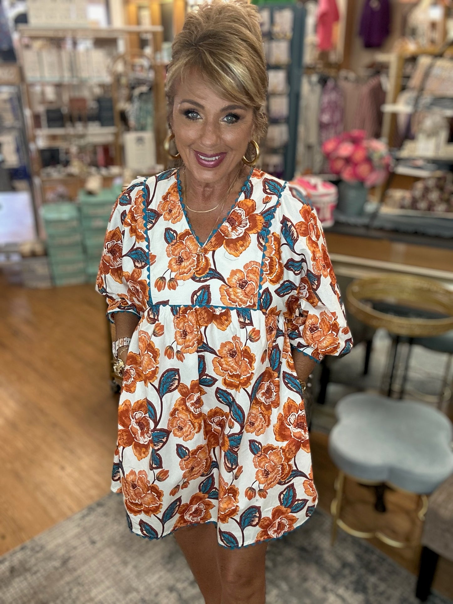 Floral pattern V-neck cuff band ¾ sleeve pullover mini dress