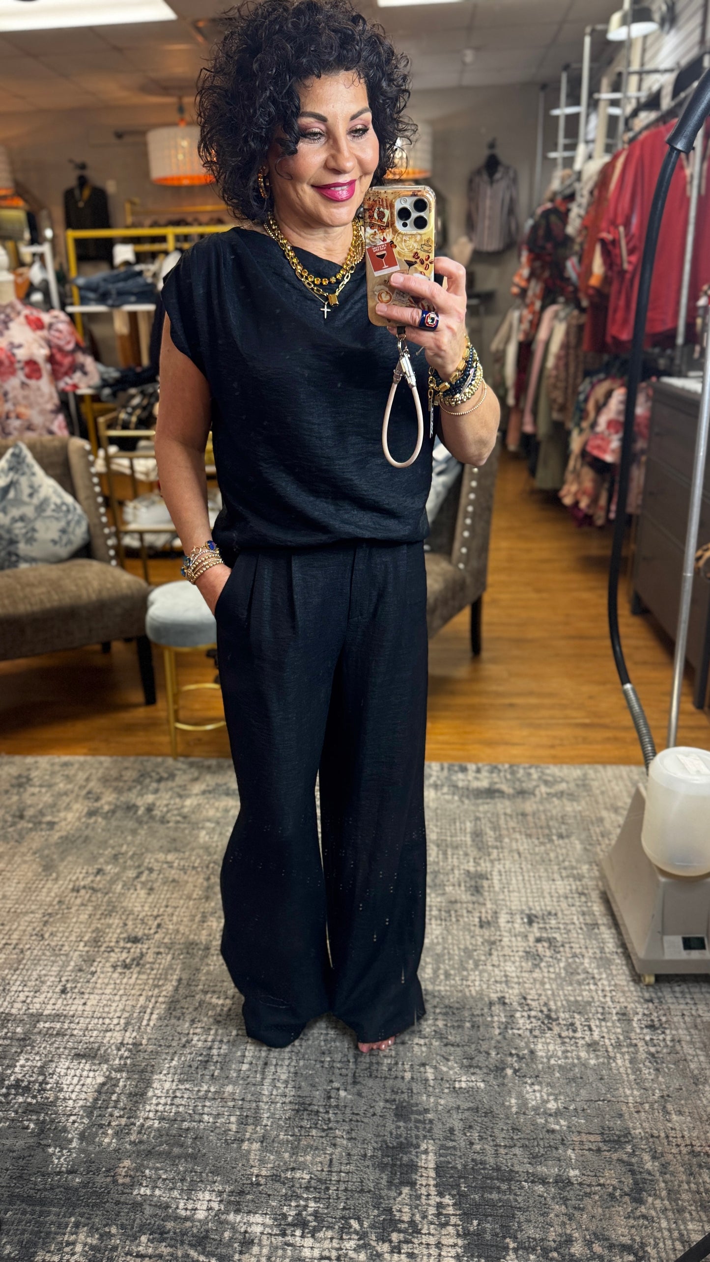 Blouse w/Pleated Shoulder and Collar detail