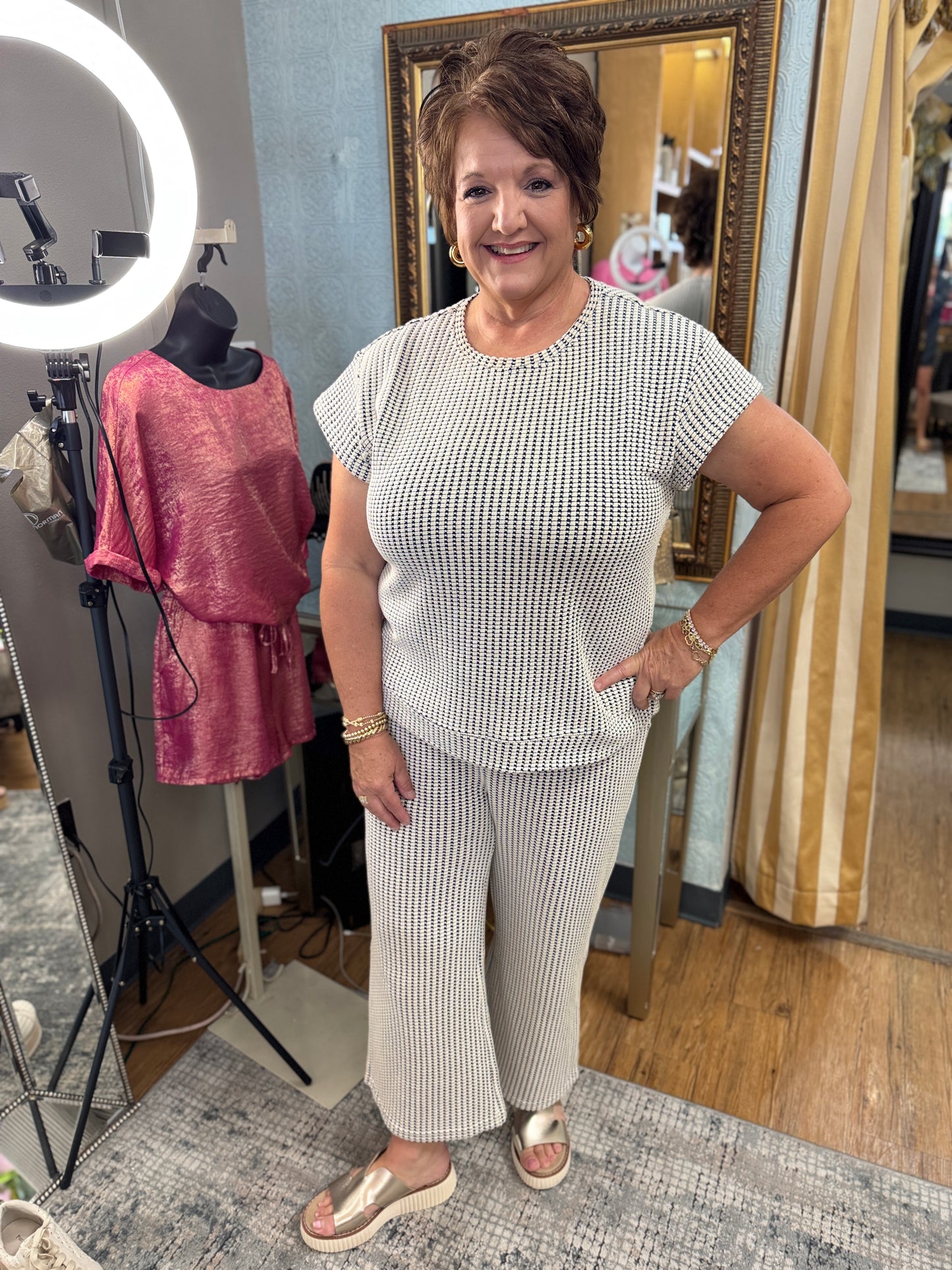 Textured Cropped Pants