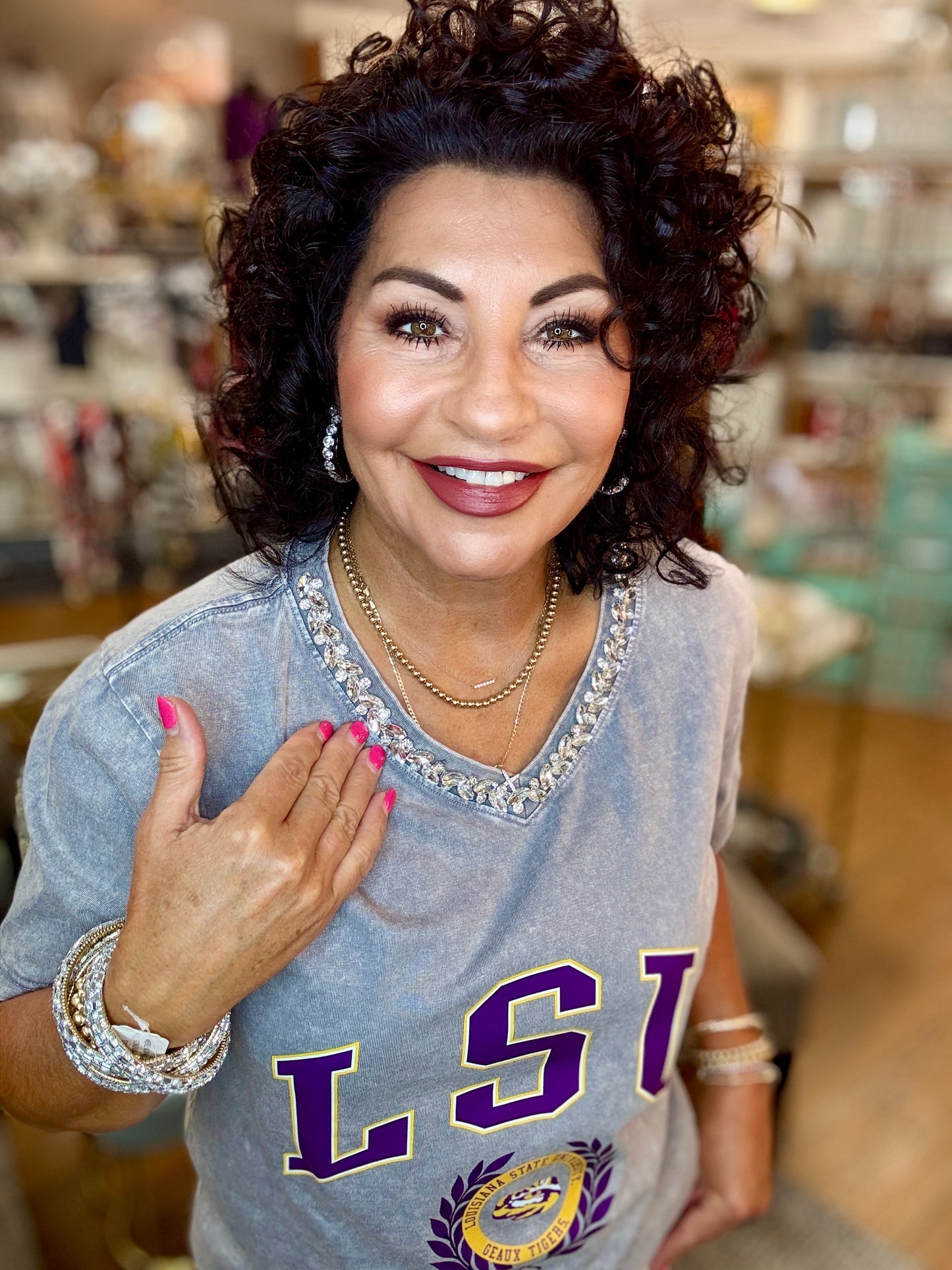 LSU TIGERS ICONIC EDGE RELAXED FIT TEE WITH JEWELED RHINESTONE V-NECK TOP