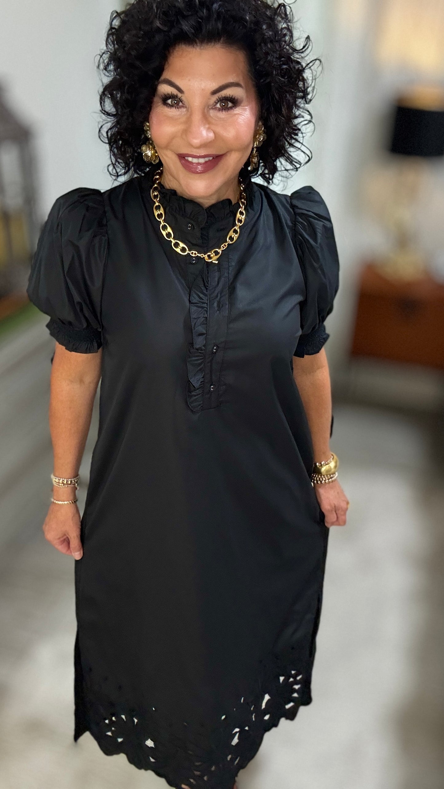 Solid short puff sleeve midi dress featuring ruffle band collar