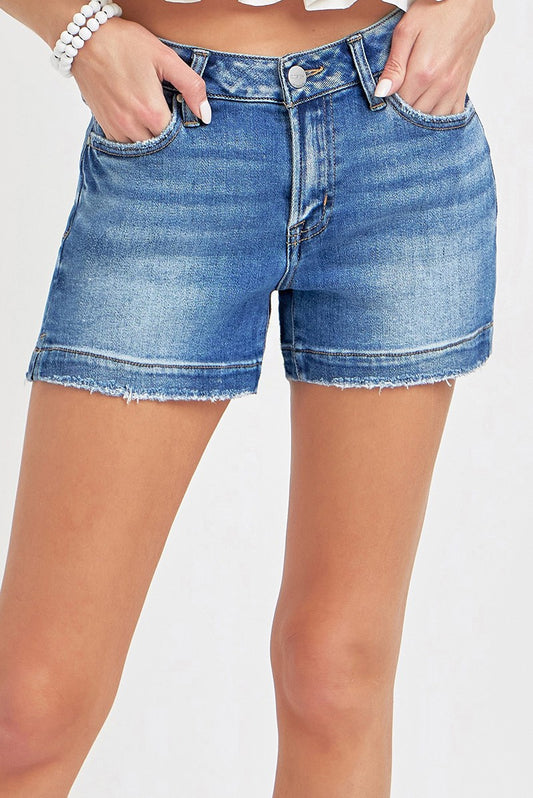 LOW RISE SHORTS WITH SLIT