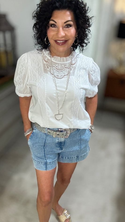 HR Relaxed Shorts w/Seamed Detail