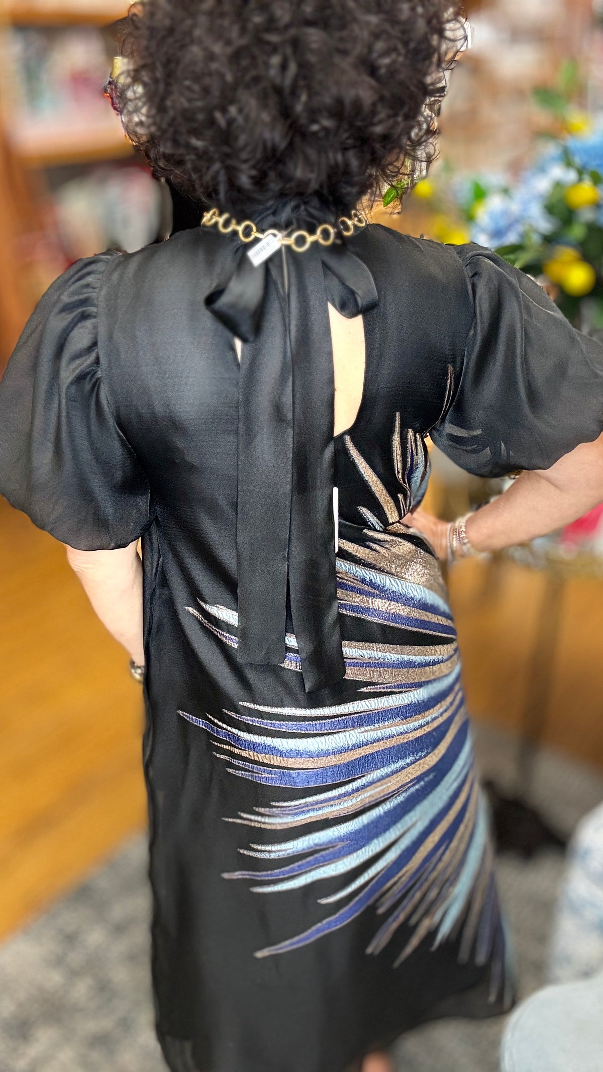 Short puff sleeves metallic organza midi dress