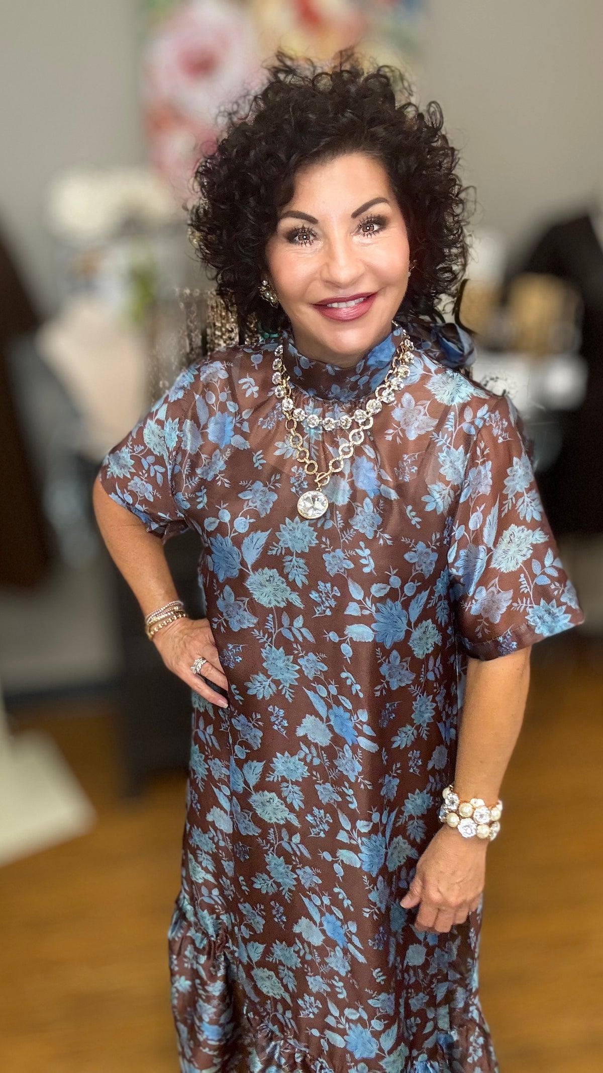 Floral print short sleeve maxi dress featuring detachable sleeveless inner dress