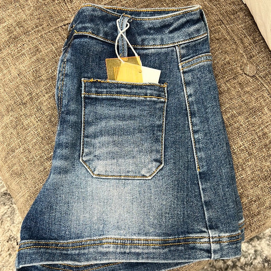 High Rise Patch pocket shorts