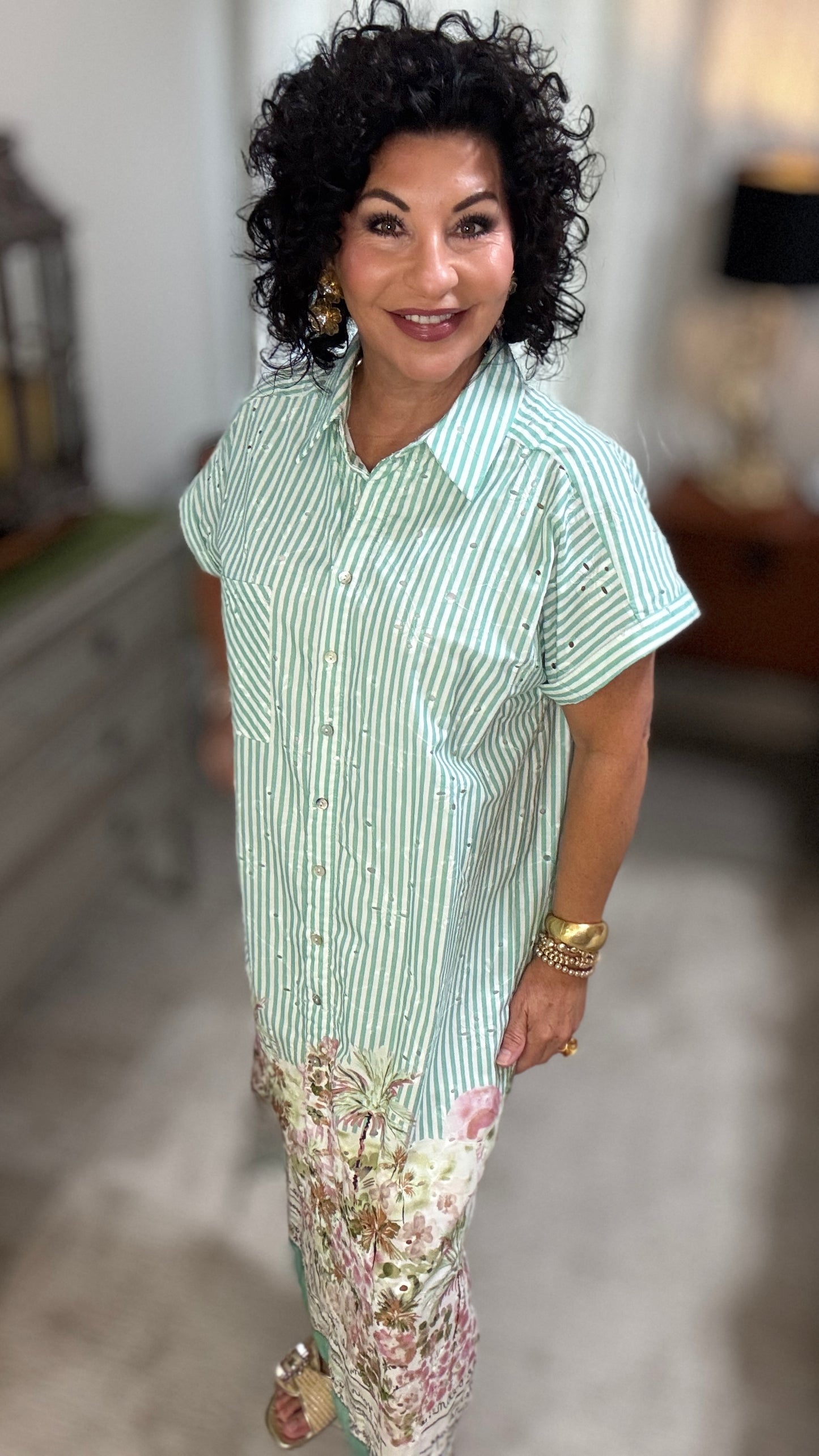 Striped short sleeve midi dress featuring illustrated border print
