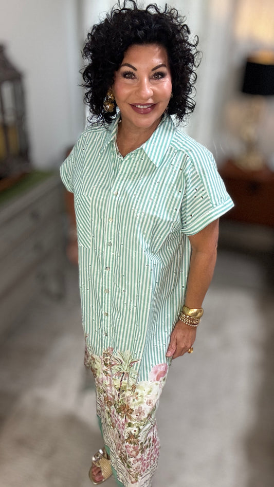 Striped short sleeve midi dress featuring illustrated border print