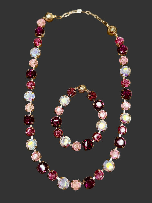 What's Hot Mulit Stone Bracelet w/Magnet Closure