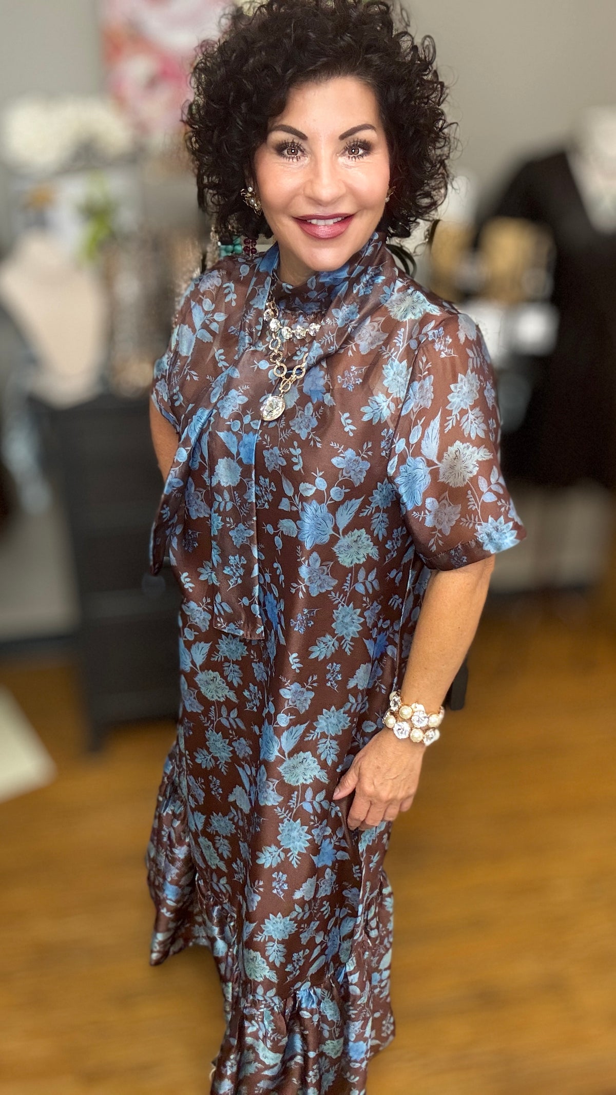 Floral print short sleeve maxi dress featuring detachable sleeveless inner dress