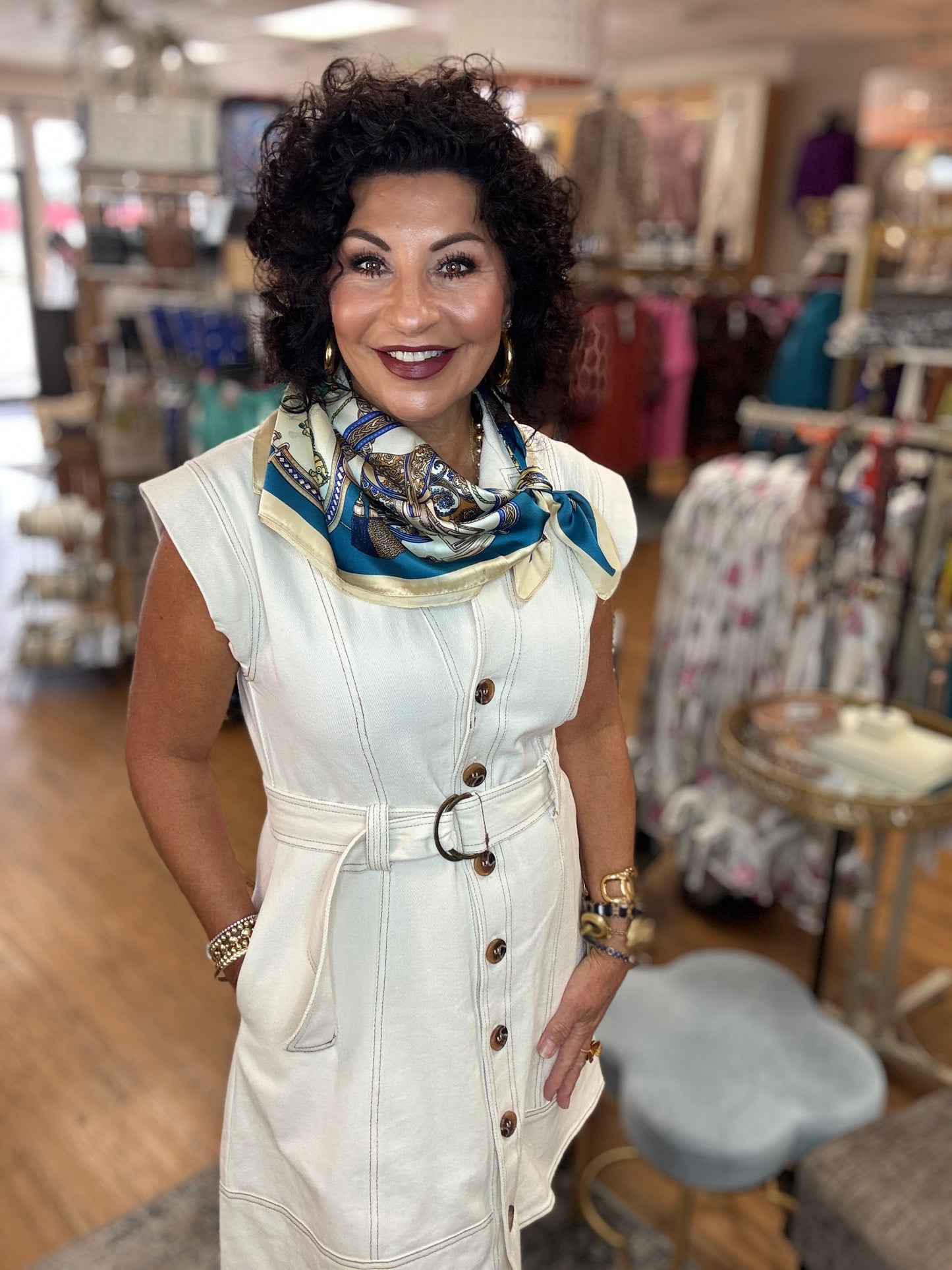 Solid sleeveless lapel self-belt mini dress featuring contrast accent stitch